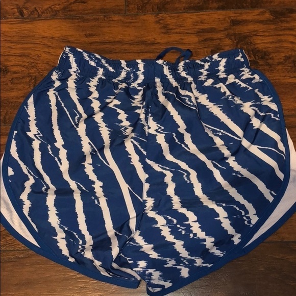 Nike shorts size XS EUC - Picture 5 of 5